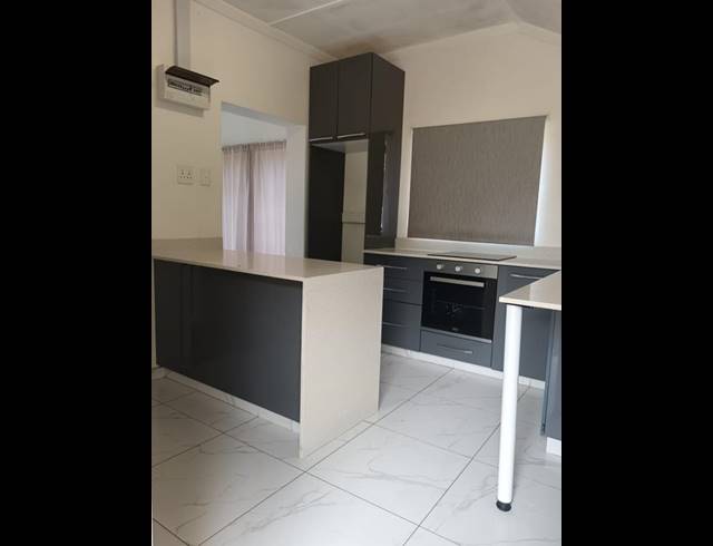 3 BEDROOM HOUSE FOR SALE IN MONTCLAIR